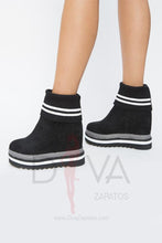 Load image into Gallery viewer, Botas Urban Somesh Negras