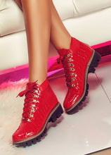 Load image into Gallery viewer, Botines de cuero Joyas Rojas