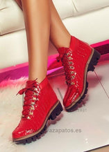 Load image into Gallery viewer, Botines de cuero Joyas Rojas