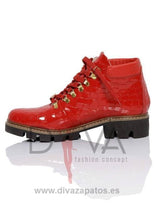 Load image into Gallery viewer, Botines de cuero Joyas Rojas