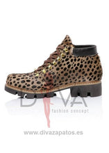 Load image into Gallery viewer, Botines de cuero Joyas Tigre