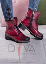 Load image into Gallery viewer, Botines de cuero Urban Granate