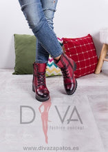 Load image into Gallery viewer, Botines de cuero Urban Granate