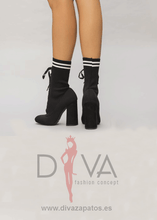 Load image into Gallery viewer, Botines Urban Cool Negras