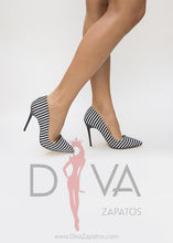 Load image into Gallery viewer, Tacones Urban Dungis Negros