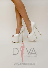 Load image into Gallery viewer, Tacones Urban Sinty Blancos