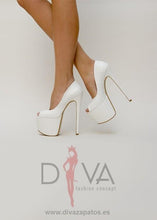 Load image into Gallery viewer, Tacones Urban Sinty Blancos