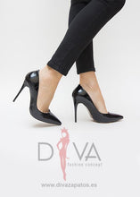 Load image into Gallery viewer, Tacones Urban Tory Negros