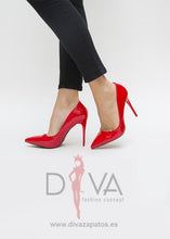Load image into Gallery viewer, Tacones Urban Tory Rojos