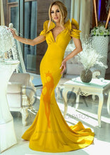 Load image into Gallery viewer, Vestido largo color mostaza marca BBY RL028
