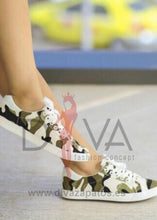 Load image into Gallery viewer, Zapatillas Menady Blancas
