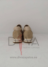 Load image into Gallery viewer, Zapatillas Mineli Doradas
