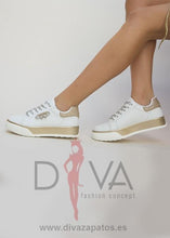 Load image into Gallery viewer, Zapatillas Urban Casino Dorados