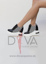 Load image into Gallery viewer, Zapatillas Urban Iban Negras