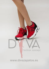 Load image into Gallery viewer, Zapatillas Urban Maka Rojas