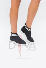 Load image into Gallery viewer, Zapatillas Urban Nuba Negras