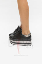 Load image into Gallery viewer, Zapatillas Urban Sovietic Negras