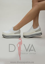 Load image into Gallery viewer, Zapatillas Urban Tifa Blancos