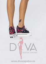 Load image into Gallery viewer, Zapatillas Urban Timex Negras